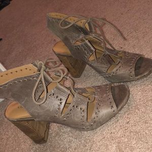 8.5 lucky brand shoes
